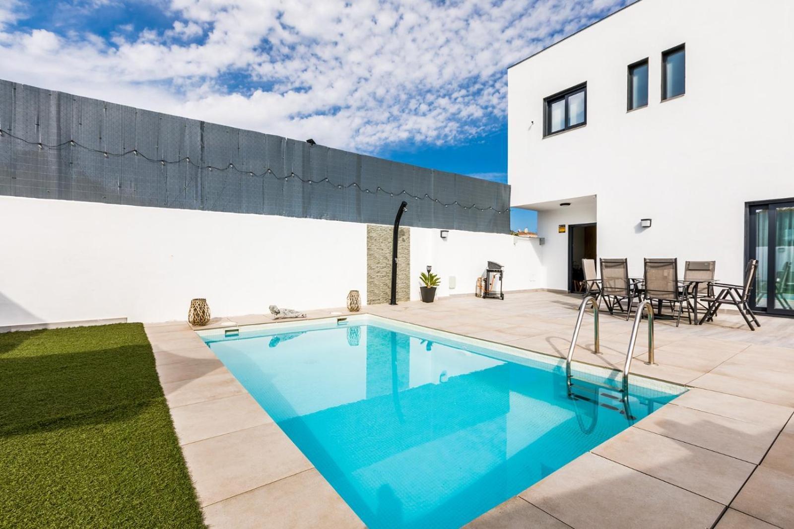 Ocean House Torre Del Mar Villa Екстериор снимка